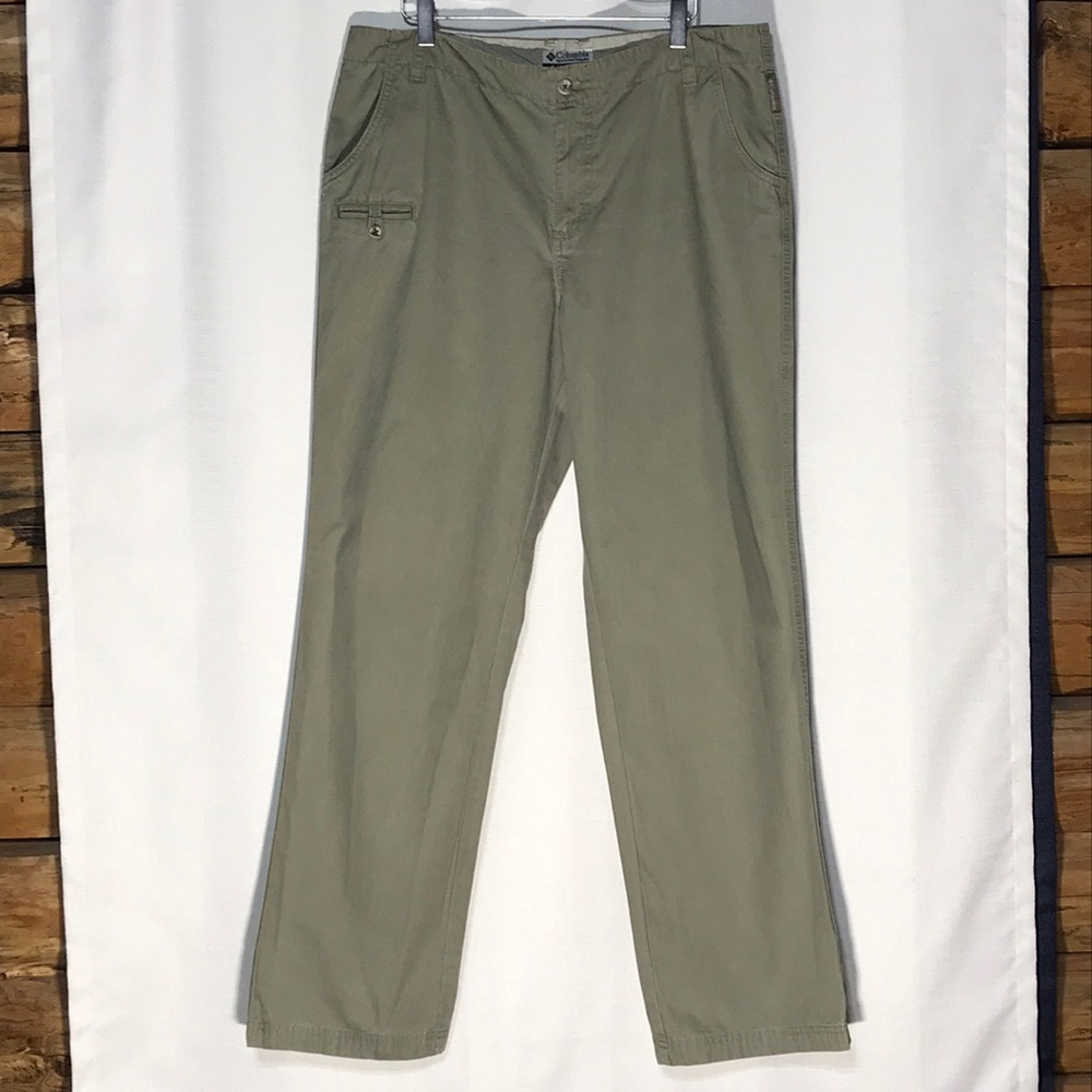 COLUMBIA Light Green Hiking Pant (NWOT)